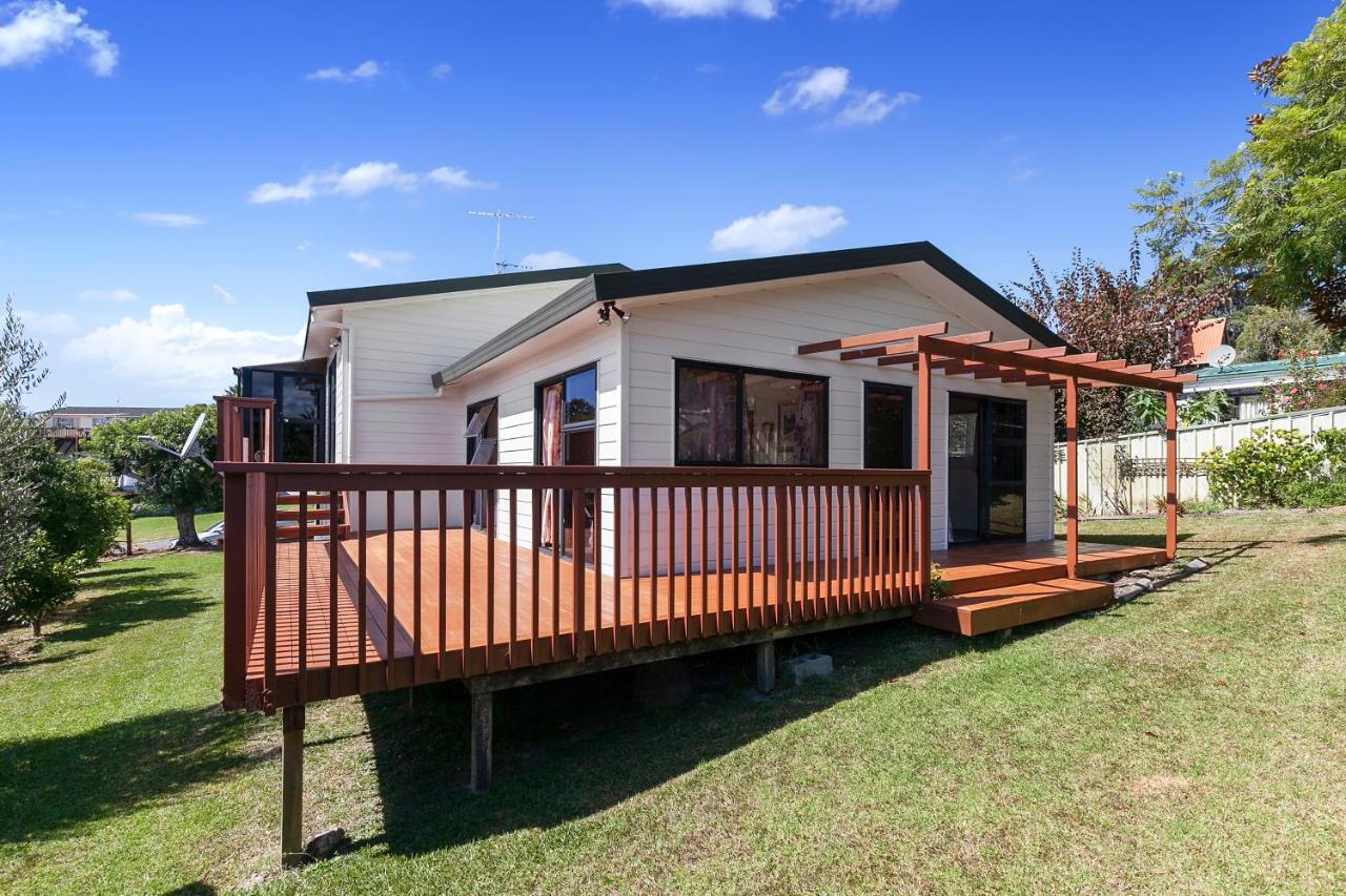 Serene At Snells - Snells Beach Bach Exterior photo